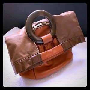Anti-forme Design purse